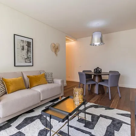 Upscale In Center By Lovelystay Lägenhet