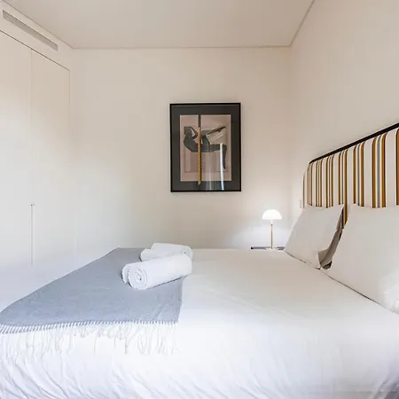 Upscale In Center By Lovelystay *