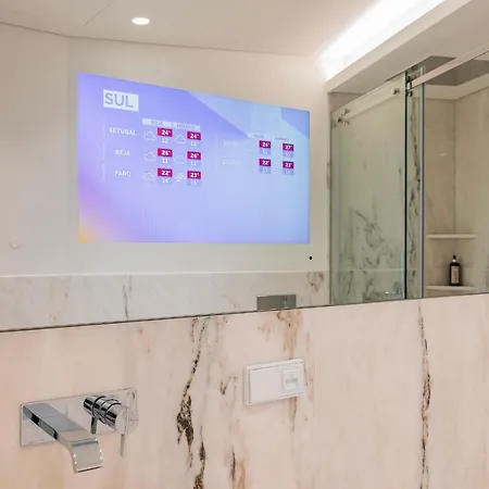 Upscale In Center By Lovelystay *