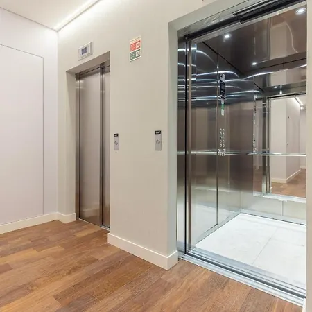 Upscale In Center By Lovelystay *